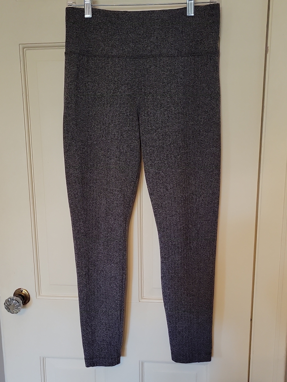Athleta Gray Travel / Athleisure Wear Pant Size M